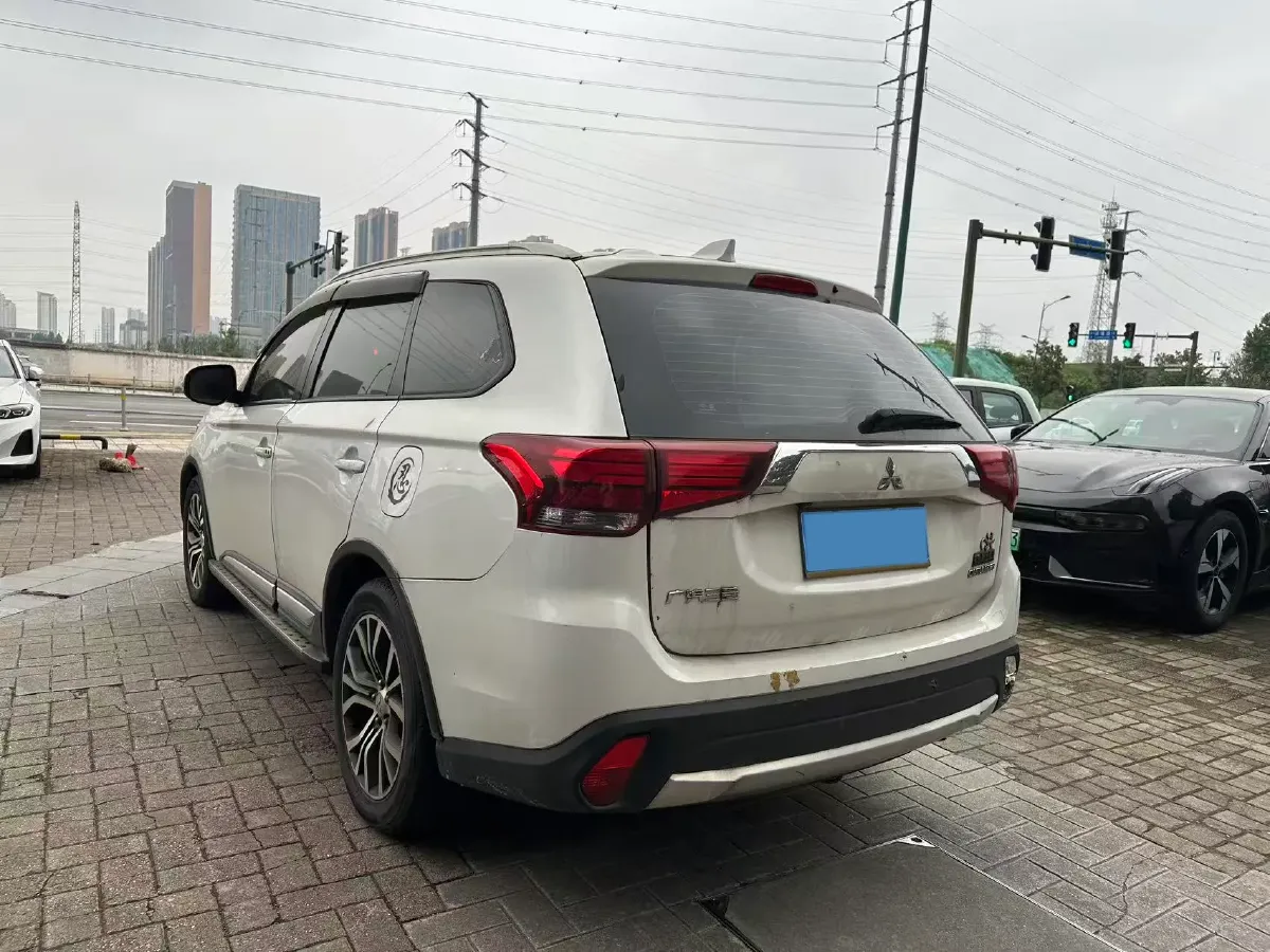 2018 Mitsubishi Outlander 2.0L 166HP L4 CVT,autocango,china used car exporter,china ev exporter,chinese used car exporter,chinese used ev exporter
