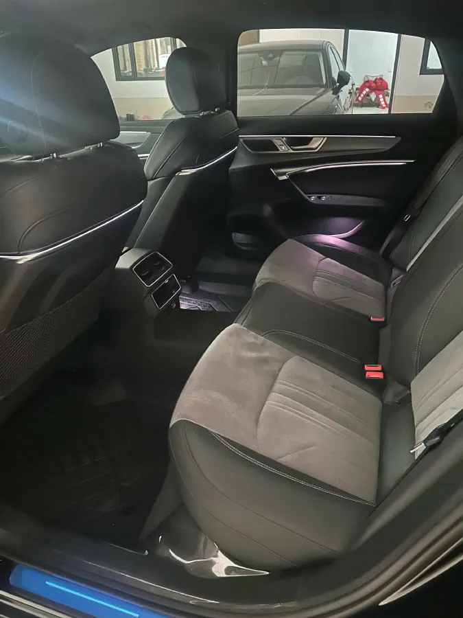2024 Audi A6L 2.0T 245HP L4 7DCT,autocango,china used car exporter,china ev exporter,chinese used car exporter,chinese used ev exporter