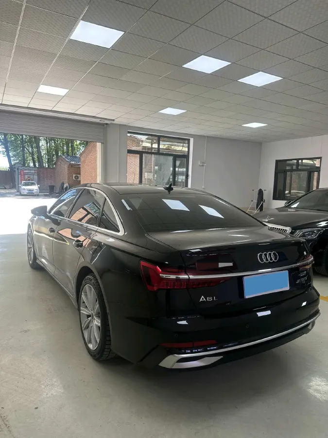 2024 Audi A6L 2.0T 245HP L4 7DCT,autocango,china used car exporter,china ev exporter,chinese used car exporter,chinese used ev exporter