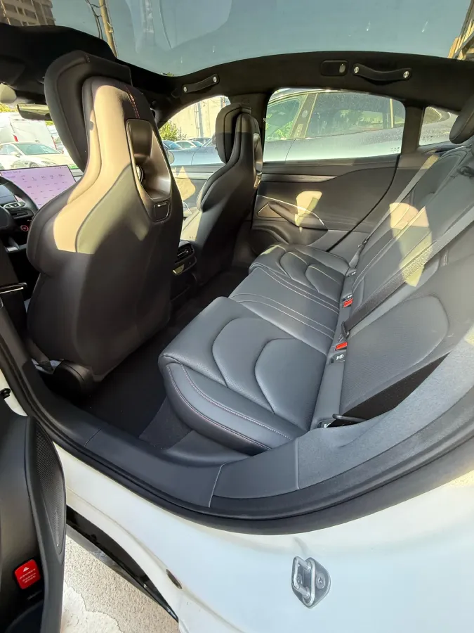 2024 MI SU7 BEV 101KWH,autocango,china used car exporter,china ev exporter,chinese used car exporter,chinese used ev exporter