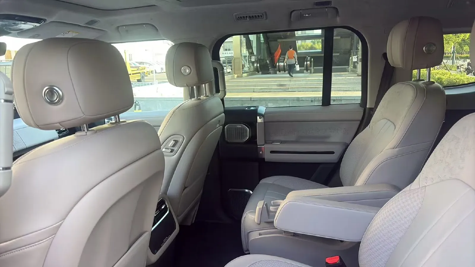 2025 Jetour Zongheng G700 2.0T 211HP L4 2DHT PHEV,autocango,china used car exporter,china ev exporter,chinese used car exporter,chinese used ev exporter