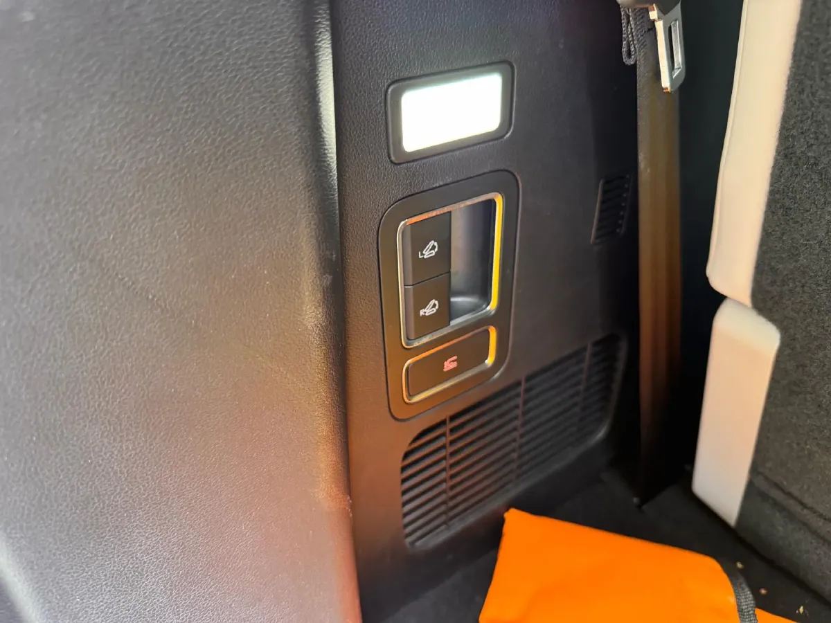 2025 Jetour Zongheng G700 2.0T 211HP L4 2DHT PHEV,autocango,china used car exporter,china ev exporter,chinese used car exporter,chinese used ev exporter