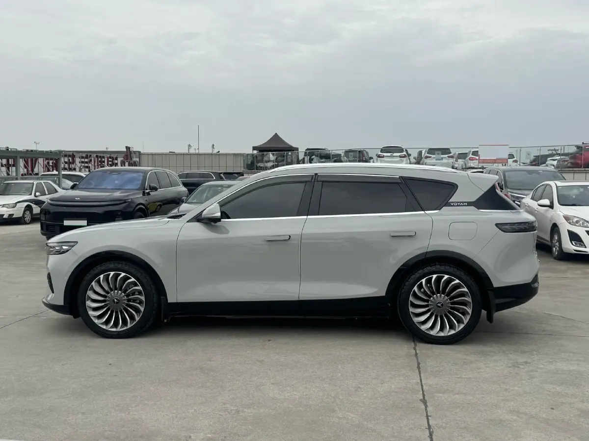2021 Voyah FREE Range Extended 109HP REEV 33KWH,autocango,china used car exporter,china ev exporter,chinese used car exporter,chinese used ev exporter