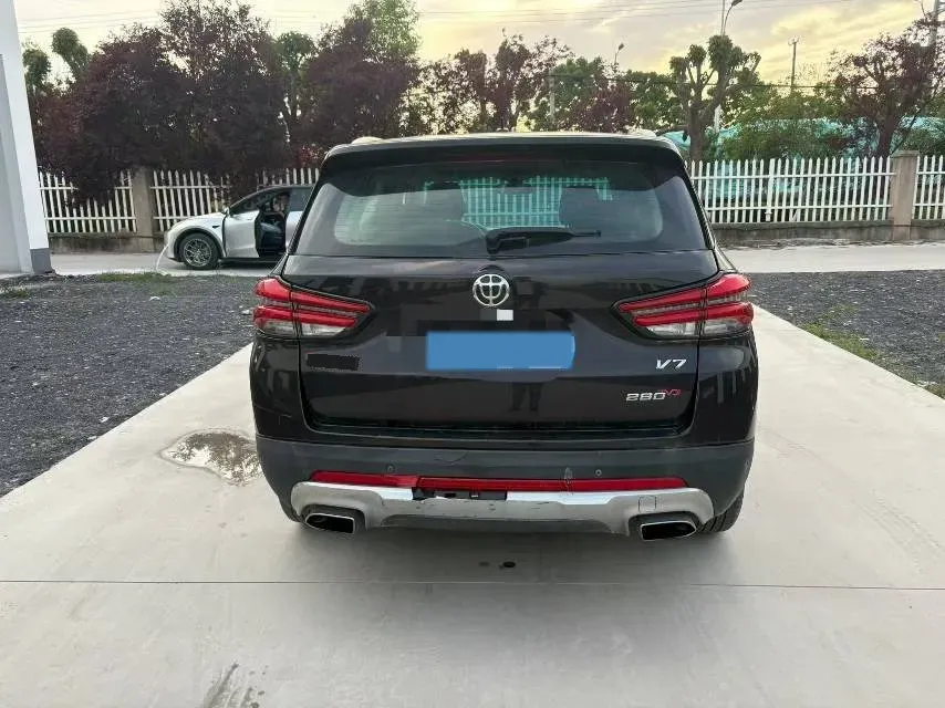 2018 Brilliance Auto V7 1.6T 204HP L4 7DCT,autocango,china used car exporter,china ev exporter,chinese used car exporter,chinese used ev exporter
