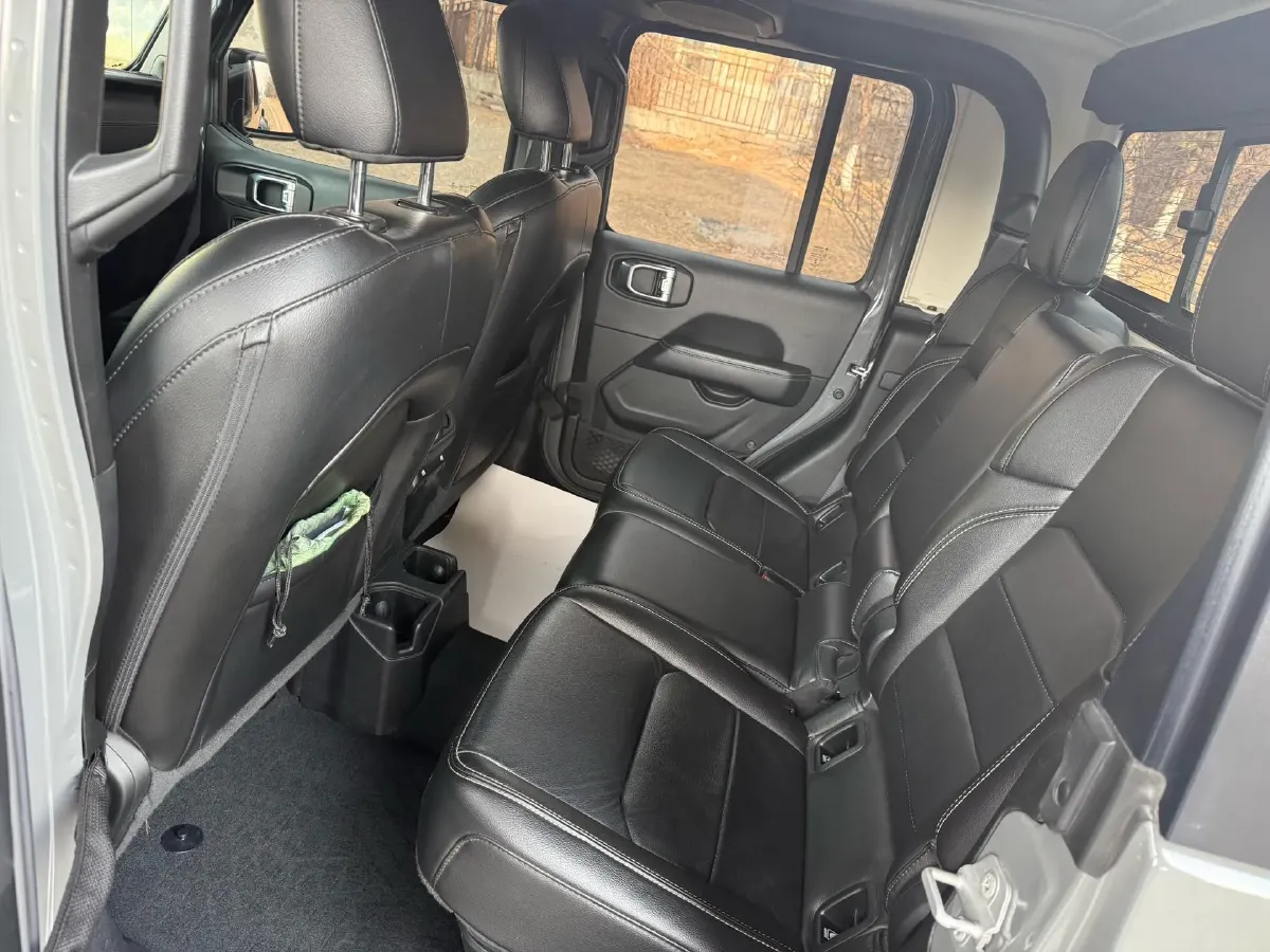 2022 Jeep Gladiator 3.6L 284HP V6 8AT,autocango,china used car exporter,china ev exporter,chinese used car exporter,chinese used ev exporter