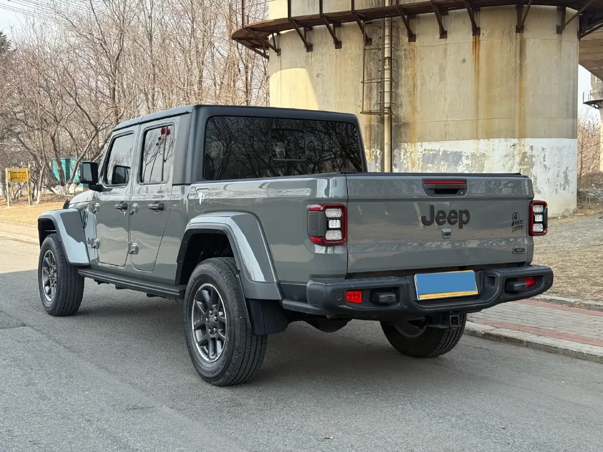 2022 Jeep Gladiator 3.6L 284HP V6 8AT,autocango,china used car exporter,china ev exporter,chinese used car exporter,chinese used ev exporter