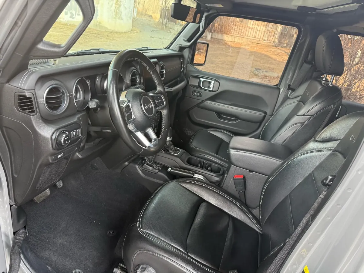 2022 Jeep Gladiator 3.6L 284HP V6 8AT,autocango,china used car exporter,china ev exporter,chinese used car exporter,chinese used ev exporter