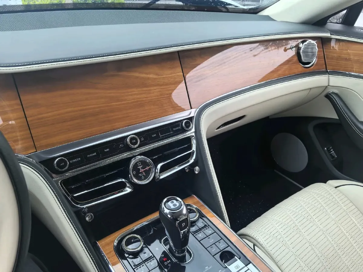 2022 Bentley Flying Spur 4.0T 550HP V8 8DCT,autocango,china used car exporter,china ev exporter,chinese used car exporter,chinese used ev exporter