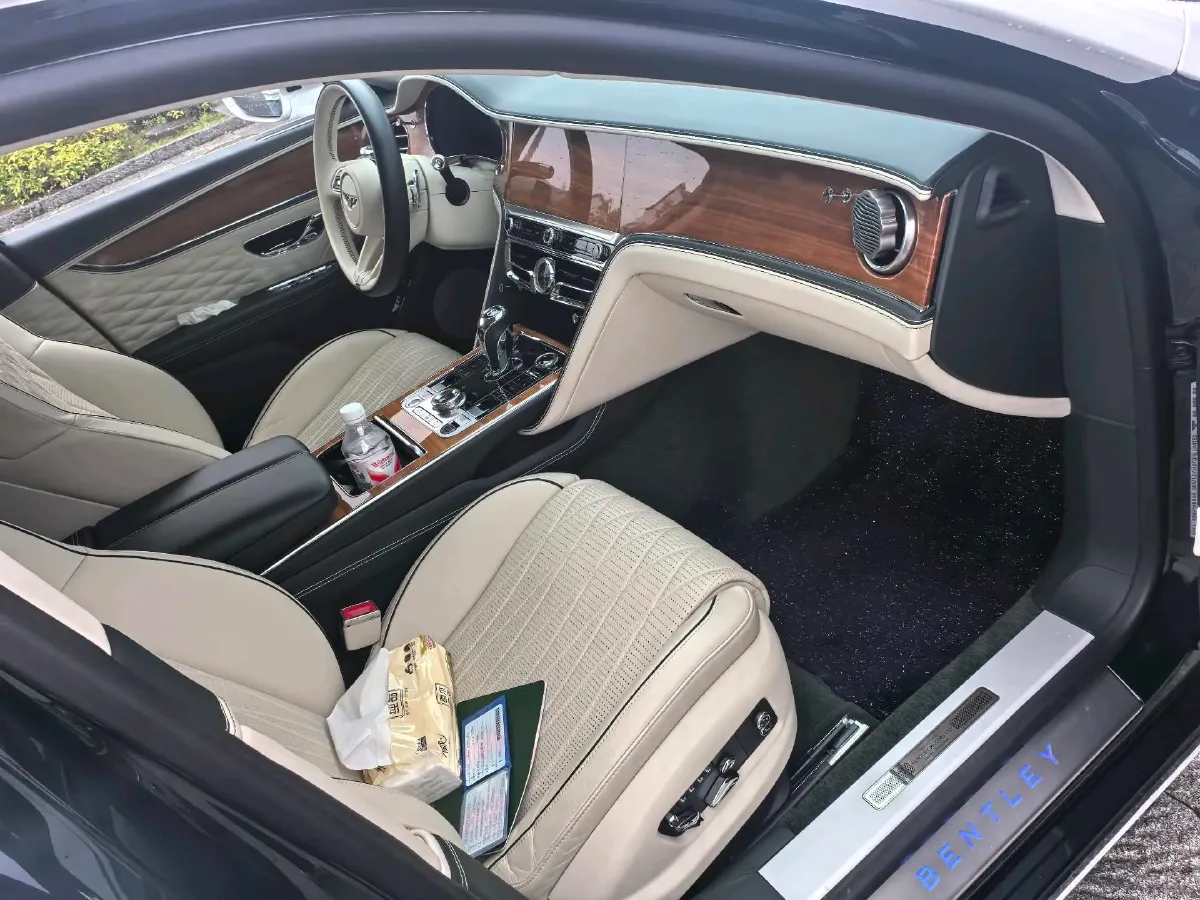 2022 Bentley Flying Spur 4.0T 550HP V8 8DCT,autocango,china used car exporter,china ev exporter,chinese used car exporter,chinese used ev exporter