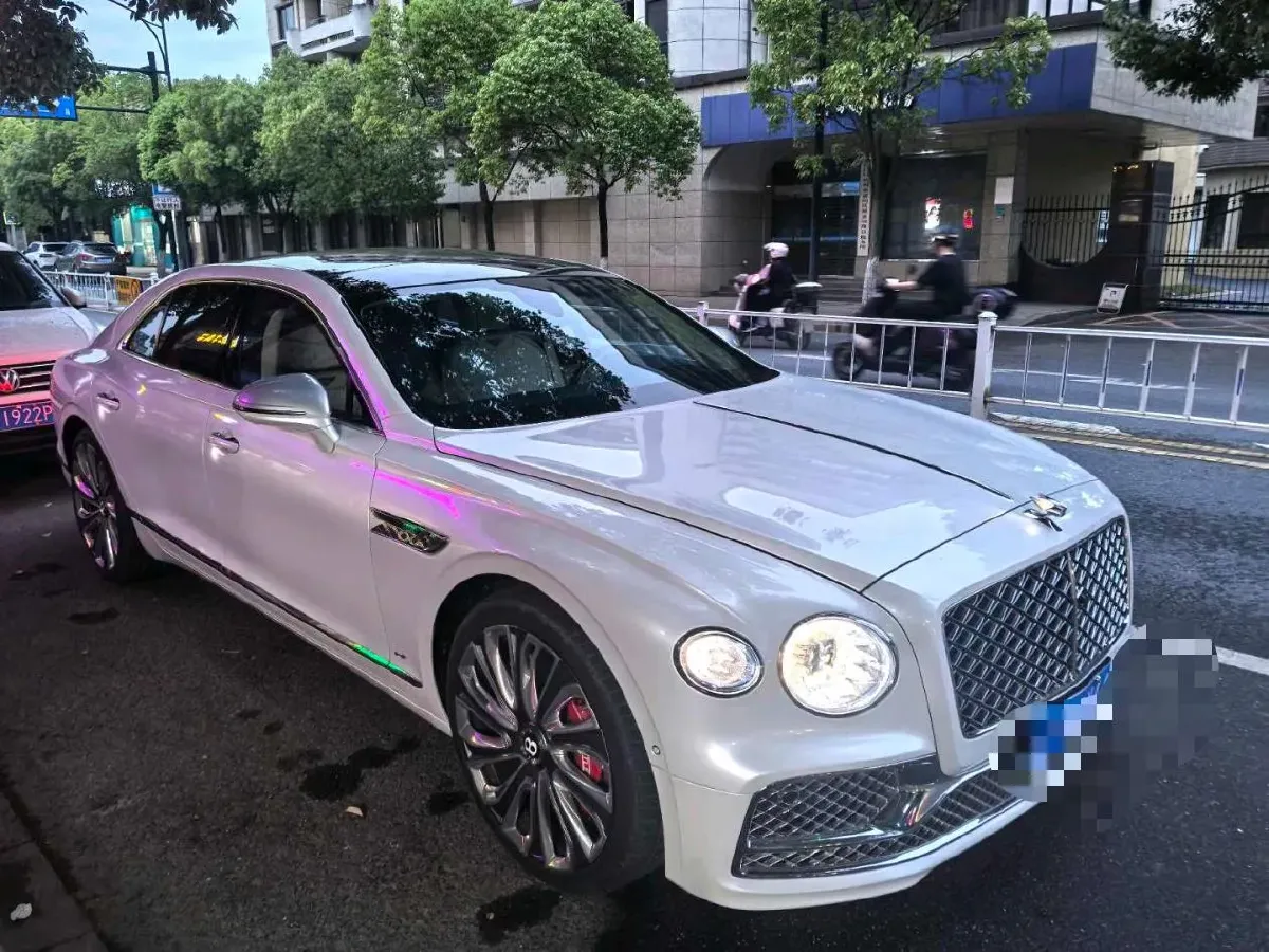 2022 Bentley Flying Spur 4.0T 550HP V8 8DCT,autocango,china used car exporter,china ev exporter,chinese used car exporter,chinese used ev exporter