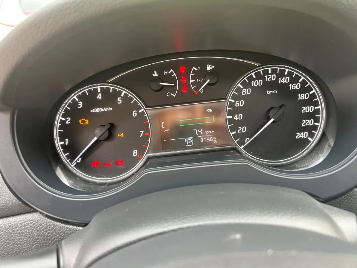 2021 Nissan Tiida 1.6L 122HP L4 CVT,autocango,china used car exporter,china ev exporter,chinese used car exporter,chinese used ev exporter