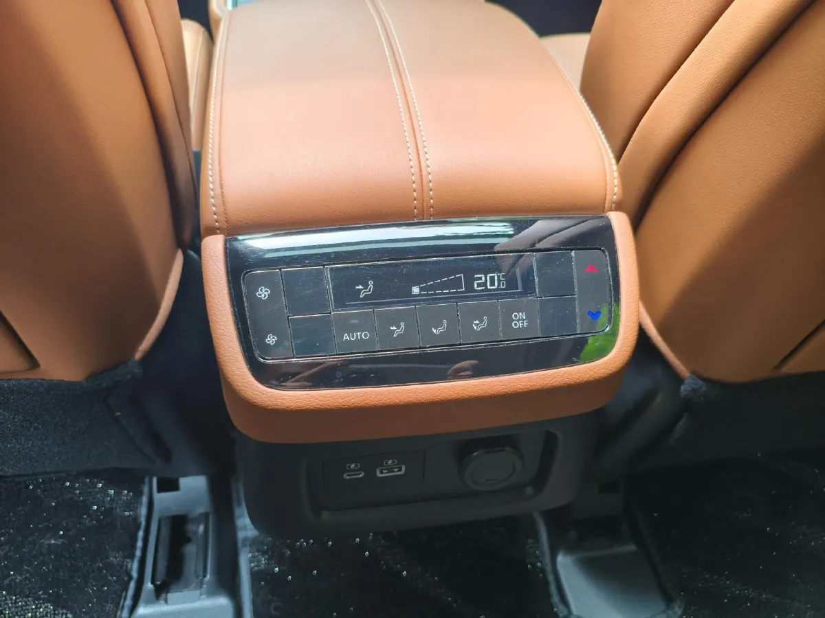 2024 Infiniti QX60 2.0T 252HP L4 9AT,autocango,china used car exporter,china ev exporter,chinese used car exporter,chinese used ev exporter