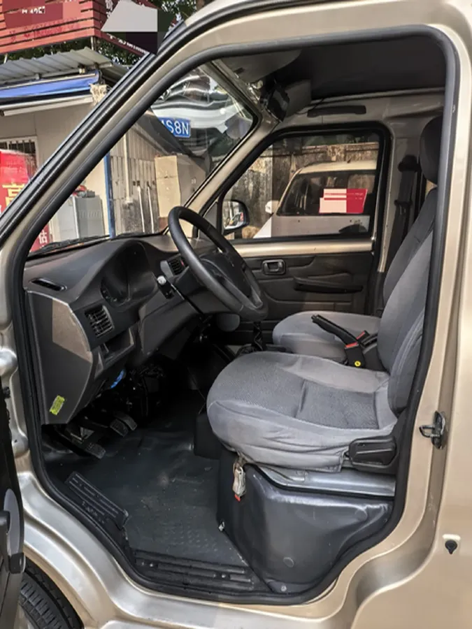 2021 WuLing RongGuang 1.5L 99HP L4 5MT,autocango,china used car exporter,china ev exporter,chinese used car exporter,chinese used ev exporter