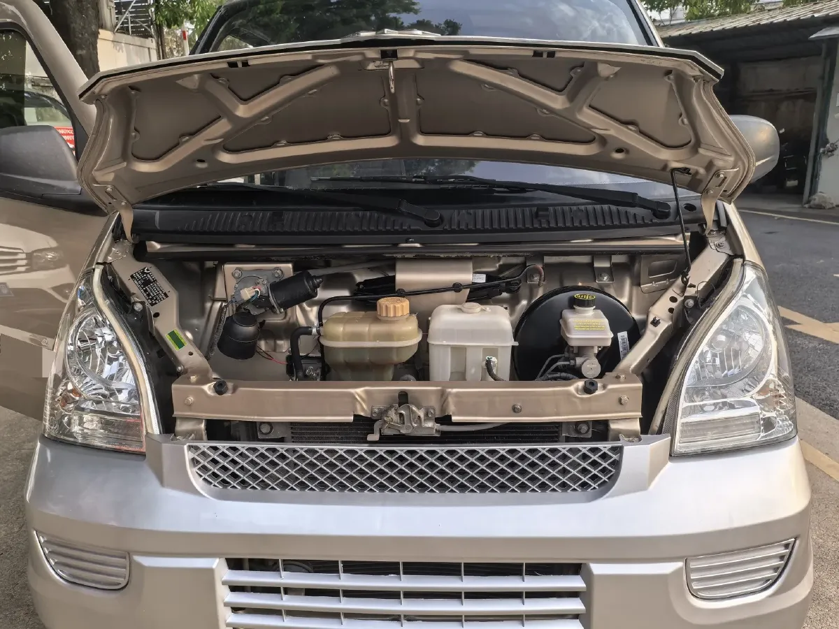2021 WuLing RongGuang 1.5L 99HP L4 5MT,autocango,china used car exporter,china ev exporter,chinese used car exporter,chinese used ev exporter