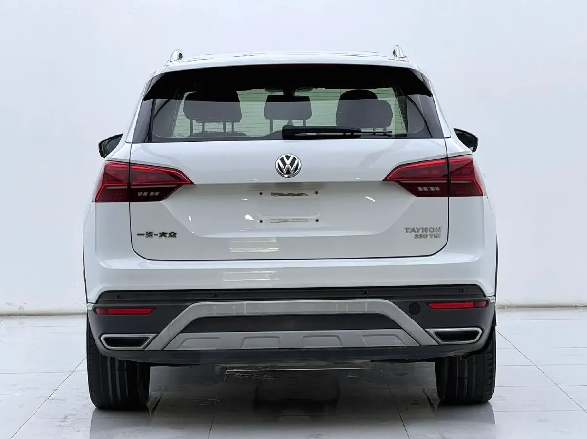 2019 Jeep Cherokee 2.0T 234HP L4 9AT,autocango,china used car exporter,china ev exporter,chinese used car exporter,chinese used ev exporter