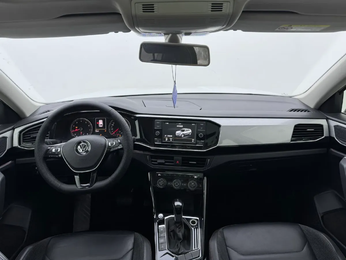 2019 Jeep Cherokee 2.0T 234HP L4 9AT,autocango,china used car exporter,china ev exporter,chinese used car exporter,chinese used ev exporter