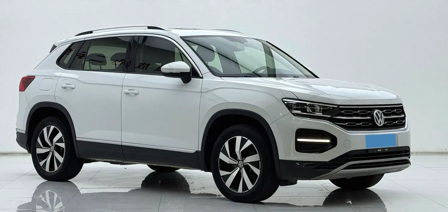 2019 Jeep Cherokee 2.0T 234HP L4 9AT,autocango,china used car exporter,china ev exporter,chinese used car exporter,chinese used ev exporter