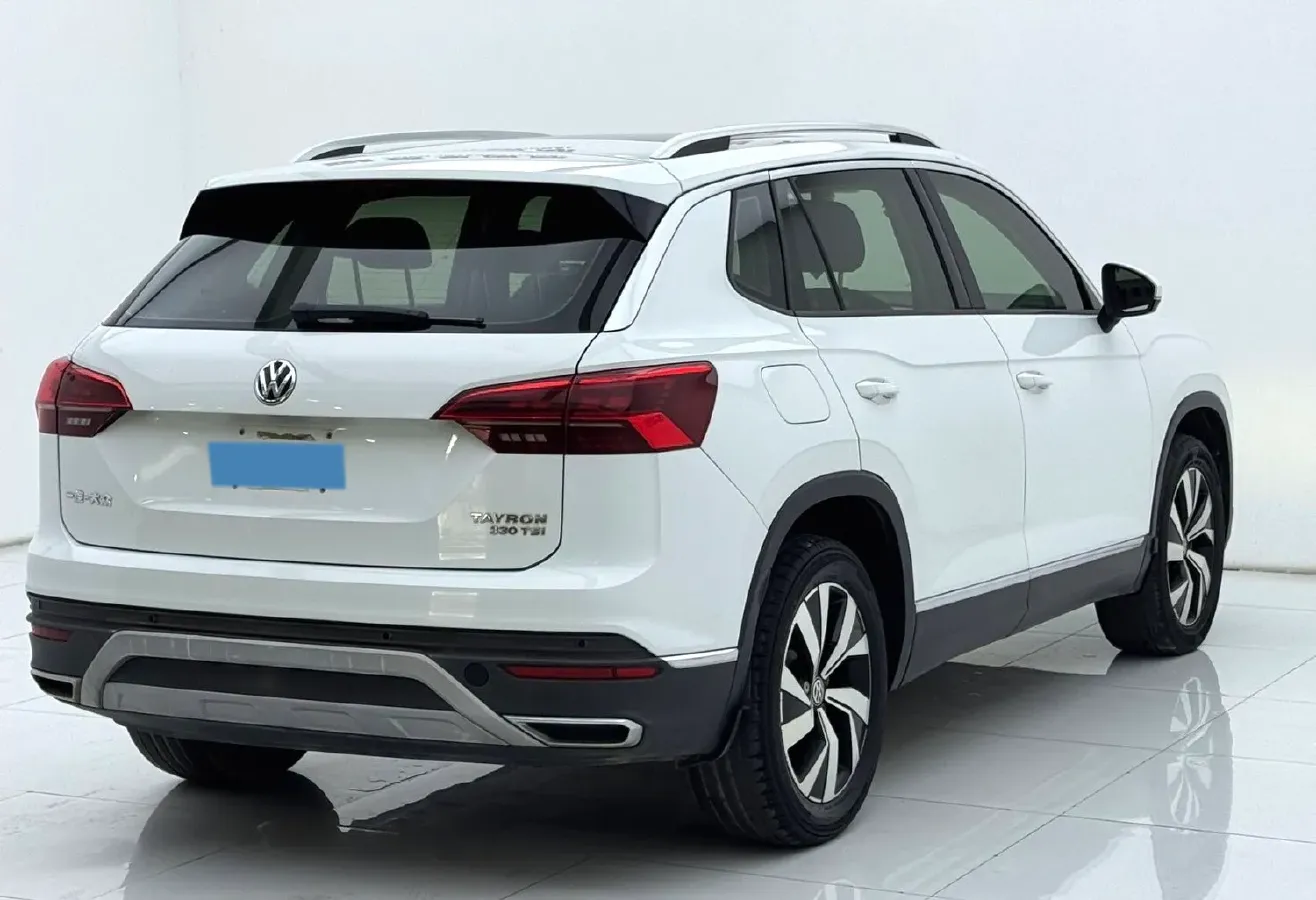 2019 Jeep Cherokee 2.0T 234HP L4 9AT,autocango,china used car exporter,china ev exporter,chinese used car exporter,chinese used ev exporter
