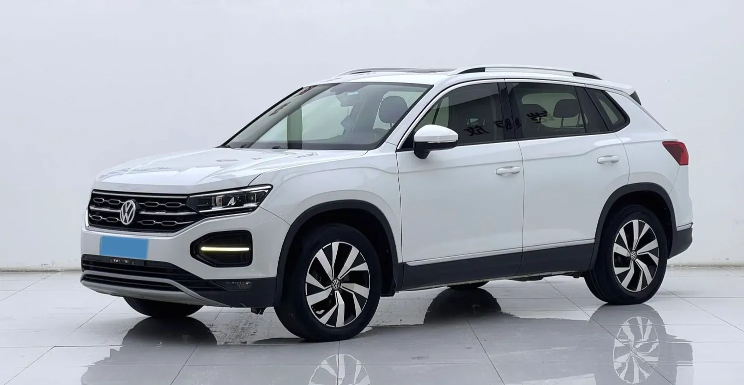 2019 Jeep Cherokee 2.0T 234HP L4 9AT,autocango,china used car exporter,china ev exporter,chinese used car exporter,chinese used ev exporter