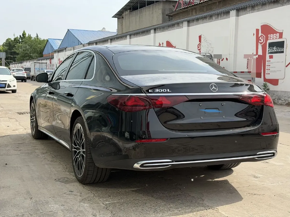 2025 Mercedes-Benz E Class 2.0T 258HP L4 9AT,autocango,china used car exporter,china ev exporter,chinese used car exporter,chinese used ev exporter