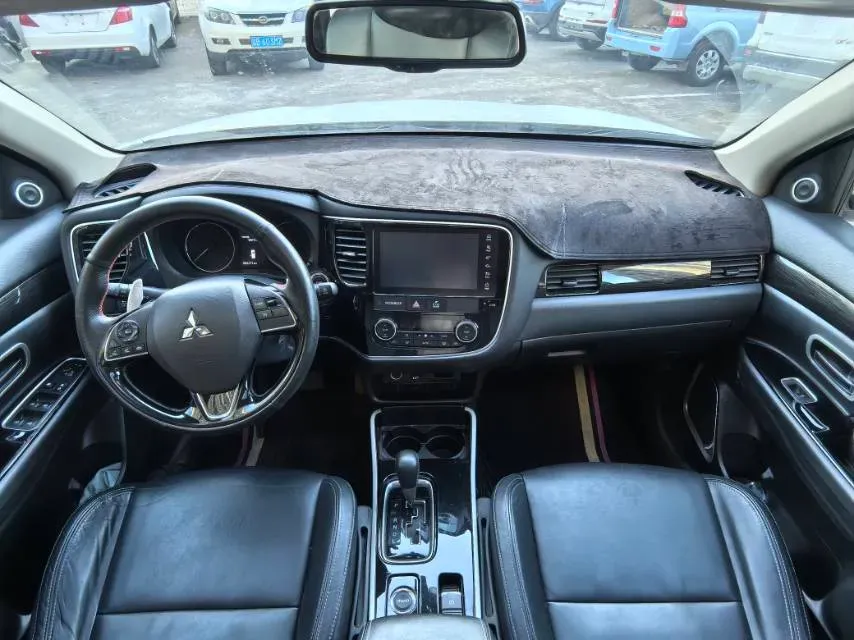 2019 Mitsubishi Outlander 2.4L 192HP L4 CVT,autocango,china used car exporter,china ev exporter,chinese used car exporter,chinese used ev exporter