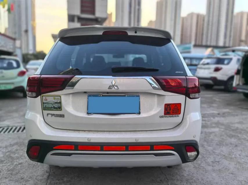 2019 Mitsubishi Outlander 2.4L 192HP L4 CVT,autocango,china used car exporter,china ev exporter,chinese used car exporter,chinese used ev exporter