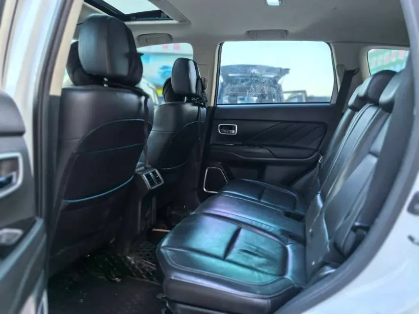 2019 Mitsubishi Outlander 2.4L 192HP L4 CVT,autocango,china used car exporter,china ev exporter,chinese used car exporter,chinese used ev exporter