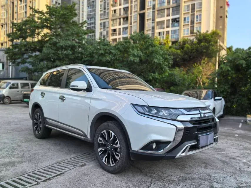 2019 Mitsubishi Outlander 2.4L 192HP L4 CVT,autocango,china used car exporter,china ev exporter,chinese used car exporter,chinese used ev exporter