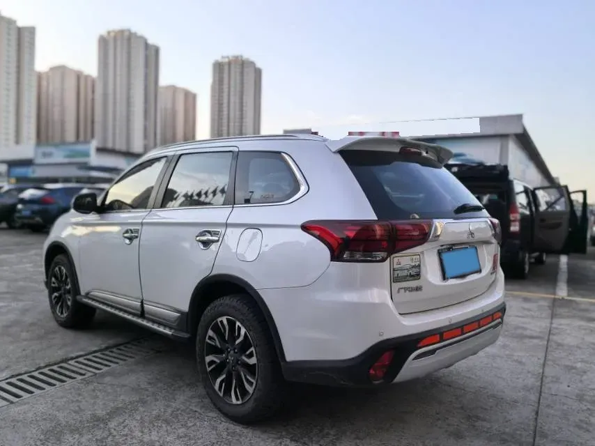 2019 Mitsubishi Outlander 2.4L 192HP L4 CVT,autocango,china used car exporter,china ev exporter,chinese used car exporter,chinese used ev exporter