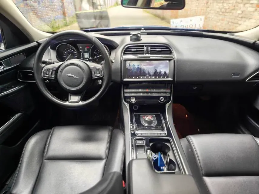 2019 HongQi H7 2.0T 204HP L4 6AT,autocango,china used car exporter,china ev exporter,chinese used car exporter,chinese used ev exporter