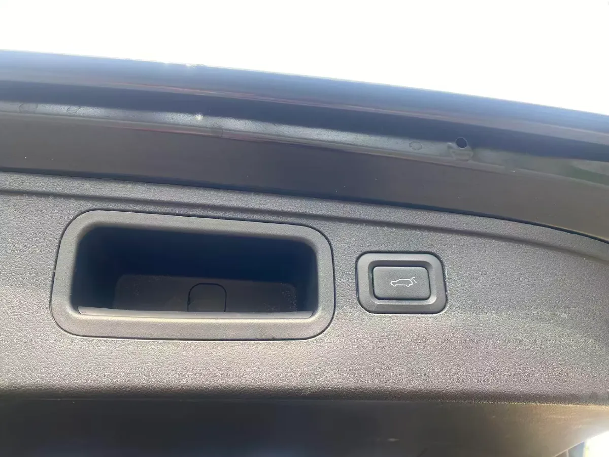 2020 Bestune T99 2.0T 224HP L4 6AT,autocango,china used car exporter,china ev exporter,chinese used car exporter,chinese used ev exporter