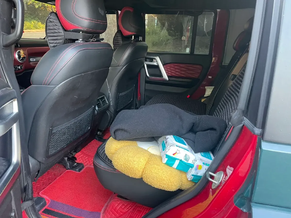 2019 Beijing BJ40 2.0T 218HP L4 6AT,autocango,china used car exporter,china ev exporter,chinese used car exporter,chinese used ev exporter
