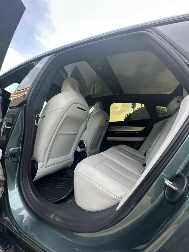 2024 Xpeng P7 BEV 86.2KWH,autocango,china used car exporter,china ev exporter,chinese used car exporter,chinese used ev exporter