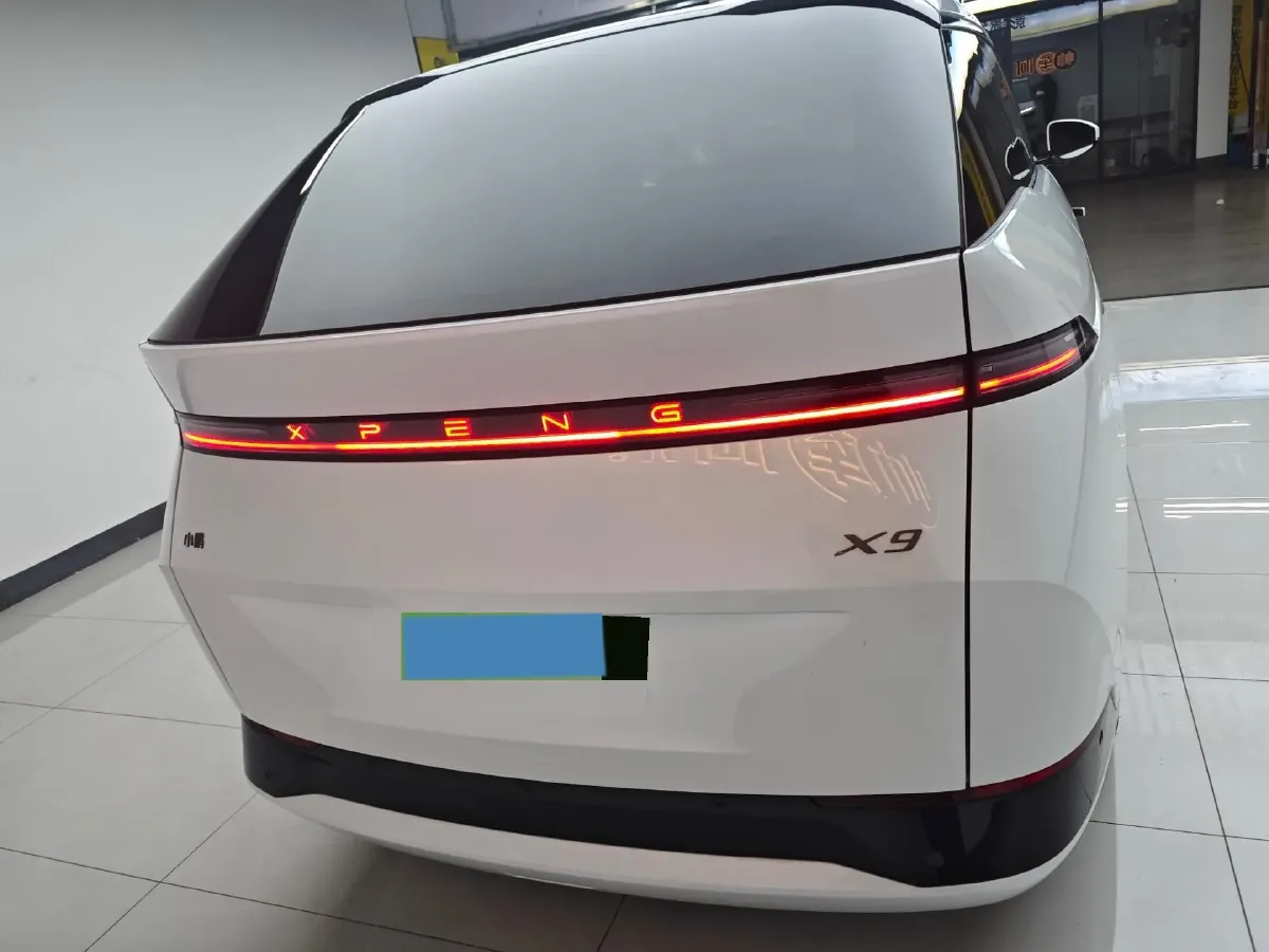 2025 Xpeng X9 BEV,autocango,china used car exporter,china ev exporter,chinese used car exporter,chinese used ev exporter