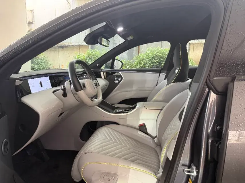2025 Avatr 11 1.5T 156HP L4 REEV,autocango,china used car exporter,china ev exporter,chinese used car exporter,chinese used ev exporter