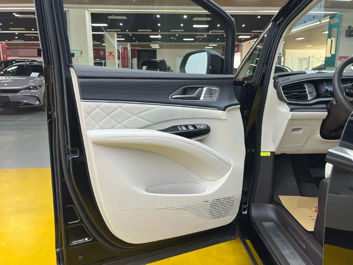 2024 Denza D9 1.5T 139HP L4 E-CVT PHEV 40KWH,autocango,china used car exporter,china ev exporter,chinese used car exporter,chinese used ev exporter