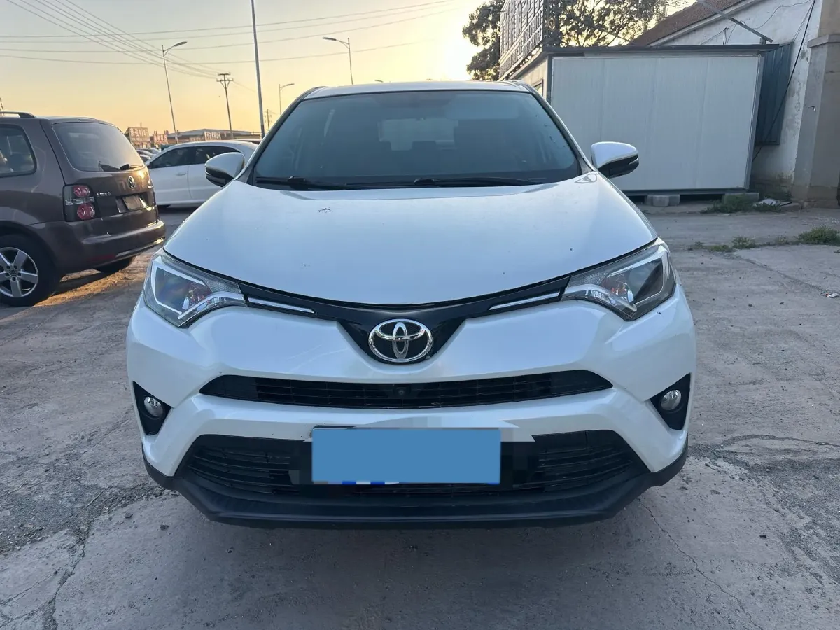 2016 Mitsubishi Outlander 2.0L 150HP L4 CVT,autocango,china used car exporter,china ev exporter,chinese used car exporter,chinese used ev exporter