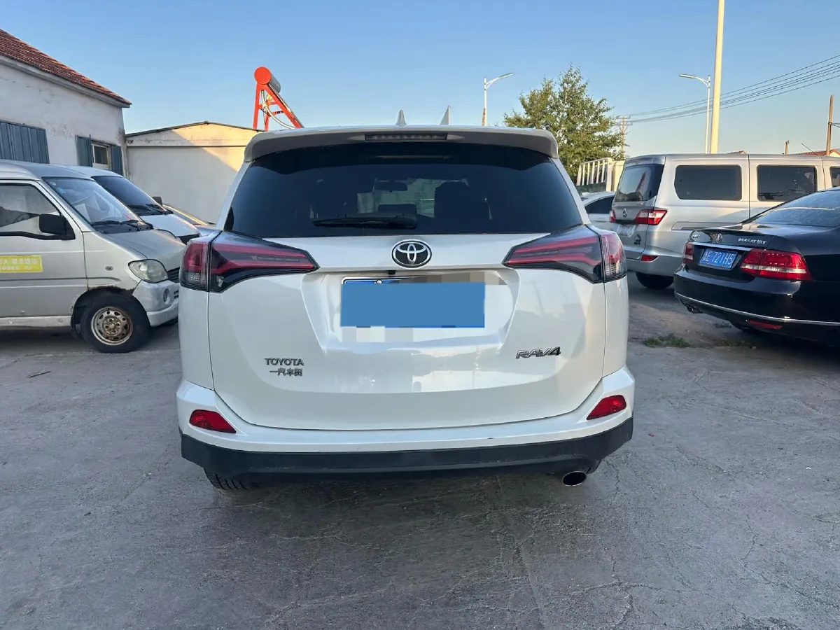 2016 Mitsubishi Outlander 2.0L 150HP L4 CVT,autocango,china used car exporter,china ev exporter,chinese used car exporter,chinese used ev exporter