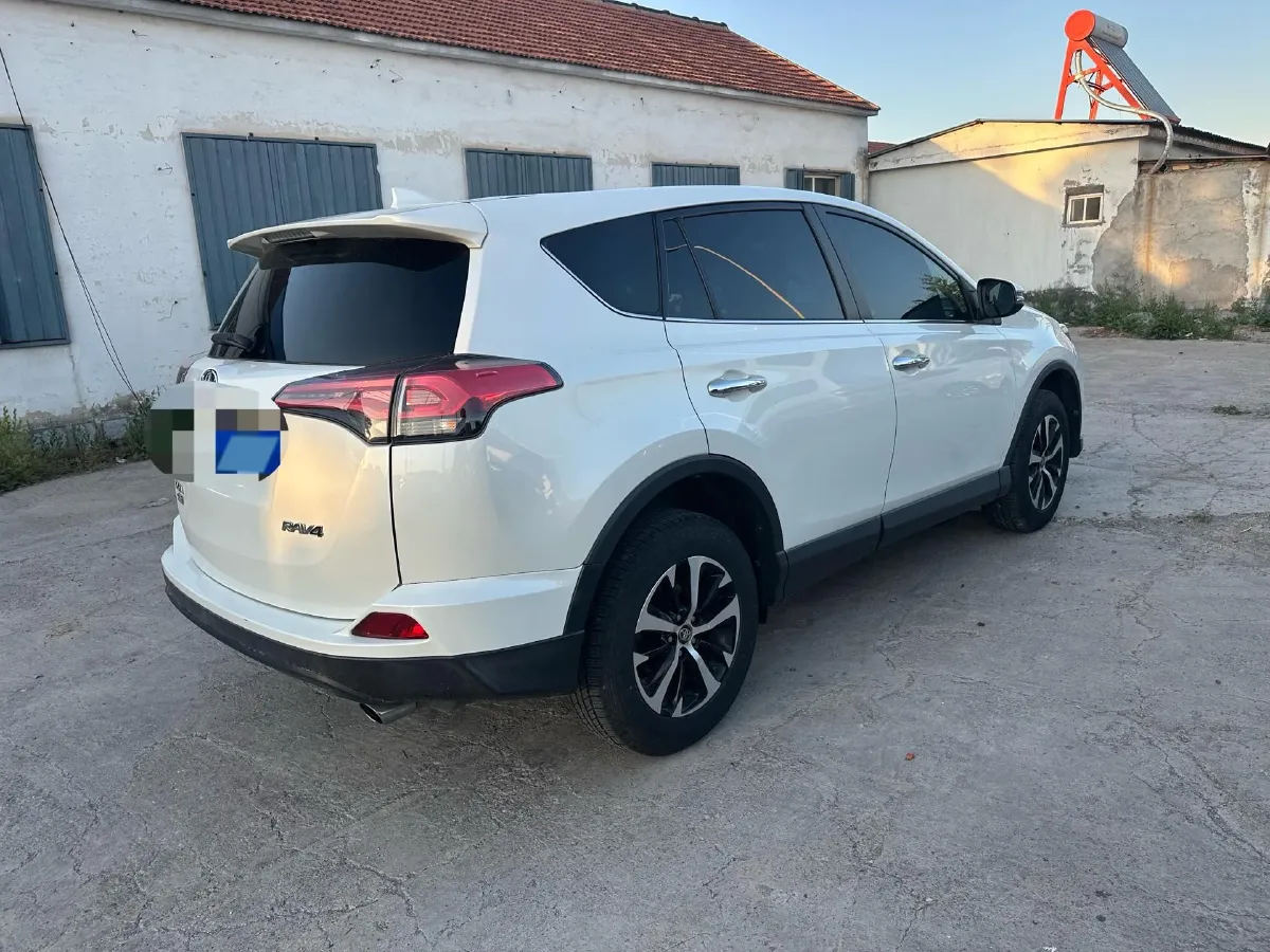 2016 Mitsubishi Outlander 2.0L 150HP L4 CVT,autocango,china used car exporter,china ev exporter,chinese used car exporter,chinese used ev exporter