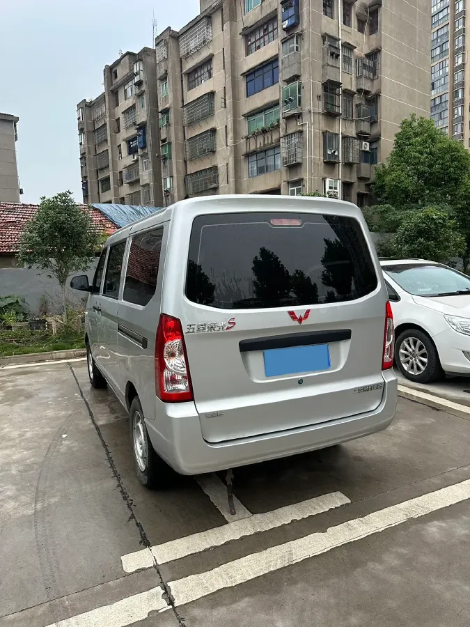 2020 WuLing RongGuang 1.2L 76HP L4 5MT,autocango,china used car exporter,china ev exporter,chinese used car exporter,chinese used ev exporter