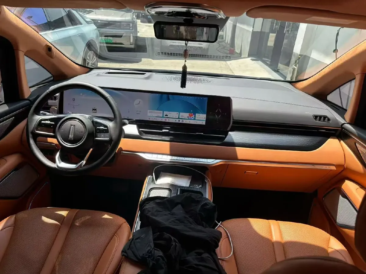 2024 Voyah ZhuiGuang 1.5T 136HP L4 PHEV 43KWH,autocango,china used car exporter,china ev exporter,chinese used car exporter,chinese used ev exporter