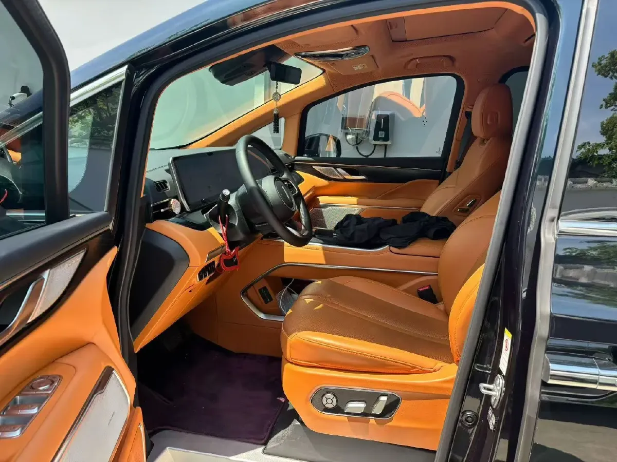 2024 Voyah ZhuiGuang 1.5T 136HP L4 PHEV 43KWH,autocango,china used car exporter,china ev exporter,chinese used car exporter,chinese used ev exporter