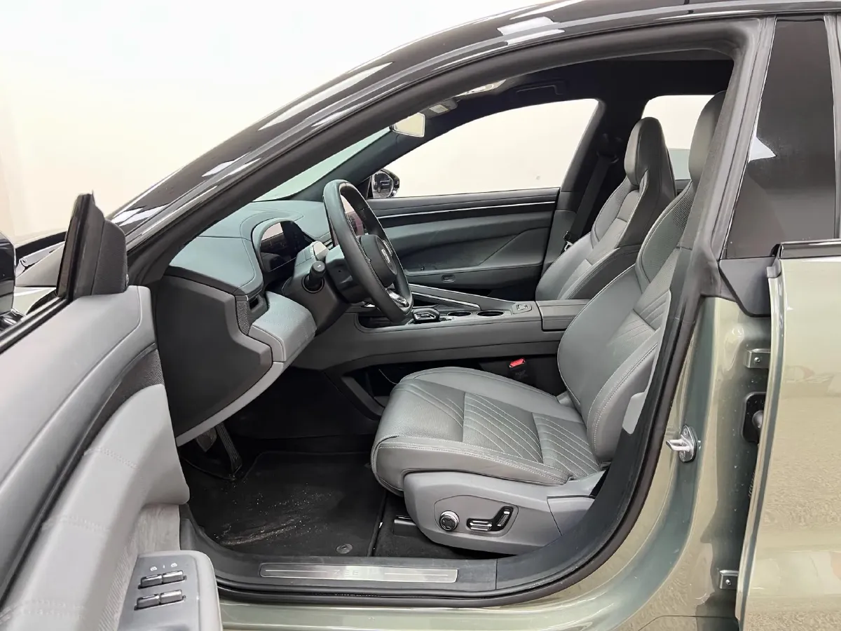 2024 Zeekr 001 BEV 95KWH,autocango,china used car exporter,china ev exporter,chinese used car exporter,chinese used ev exporter