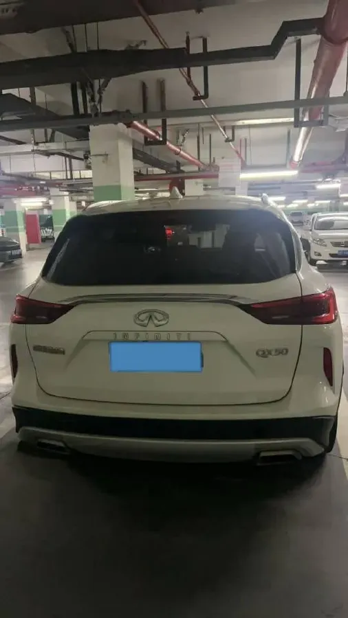 2018 Infiniti QX30 2.0T 211HP L4 7DCT,autocango,china used car exporter,china ev exporter,chinese used car exporter,chinese used ev exporter