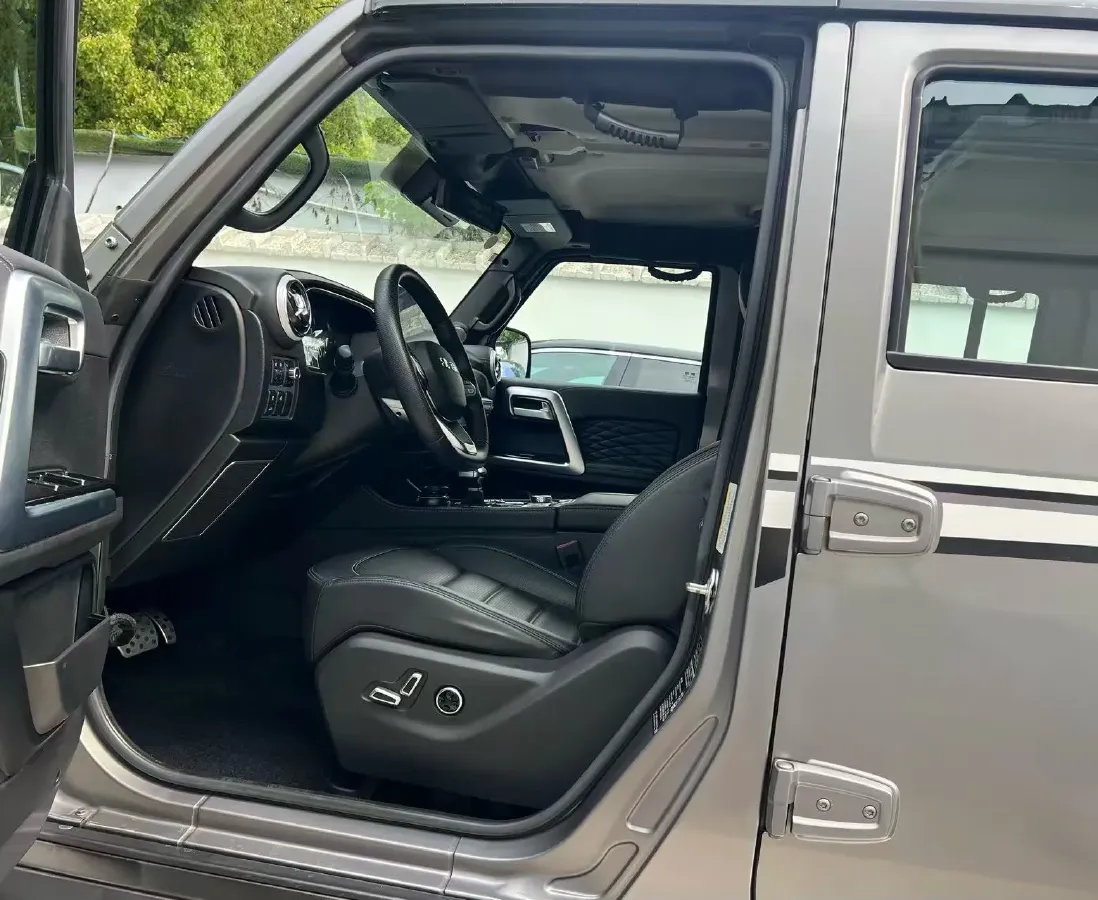 2023 Beijing BJ40 2.0T 224HP L4 8AT,autocango,china used car exporter,china ev exporter,chinese used car exporter,chinese used ev exporter