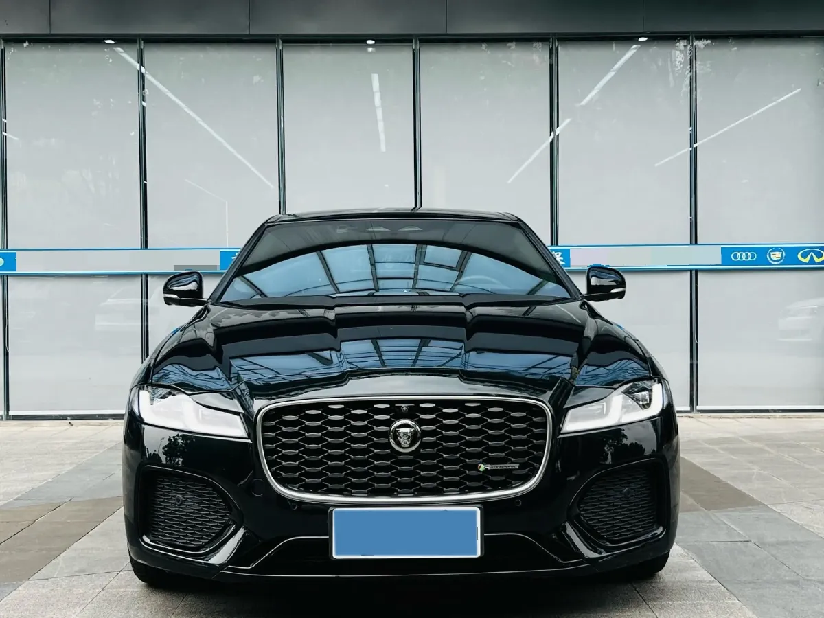 2021 Jaguar XFL 2.0T 250HP L4 8AT,autocango,china used car exporter,china ev exporter,chinese used car exporter,chinese used ev exporter