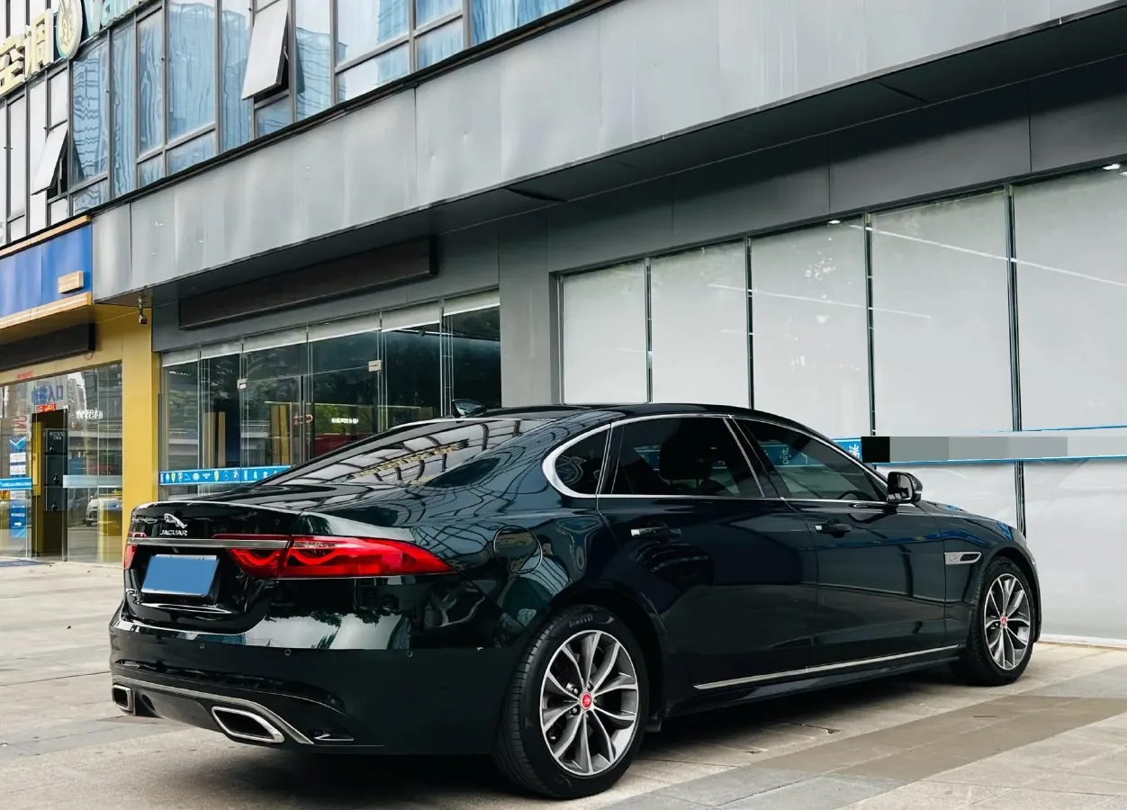 2021 Jaguar XFL 2.0T 250HP L4 8AT,autocango,china used car exporter,china ev exporter,chinese used car exporter,chinese used ev exporter