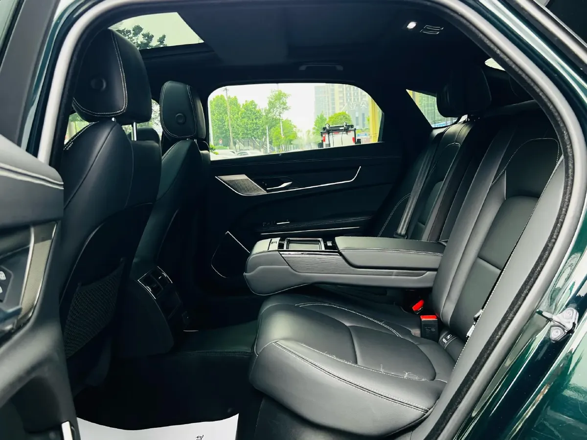 2021 Jaguar XFL 2.0T 250HP L4 8AT,autocango,china used car exporter,china ev exporter,chinese used car exporter,chinese used ev exporter
