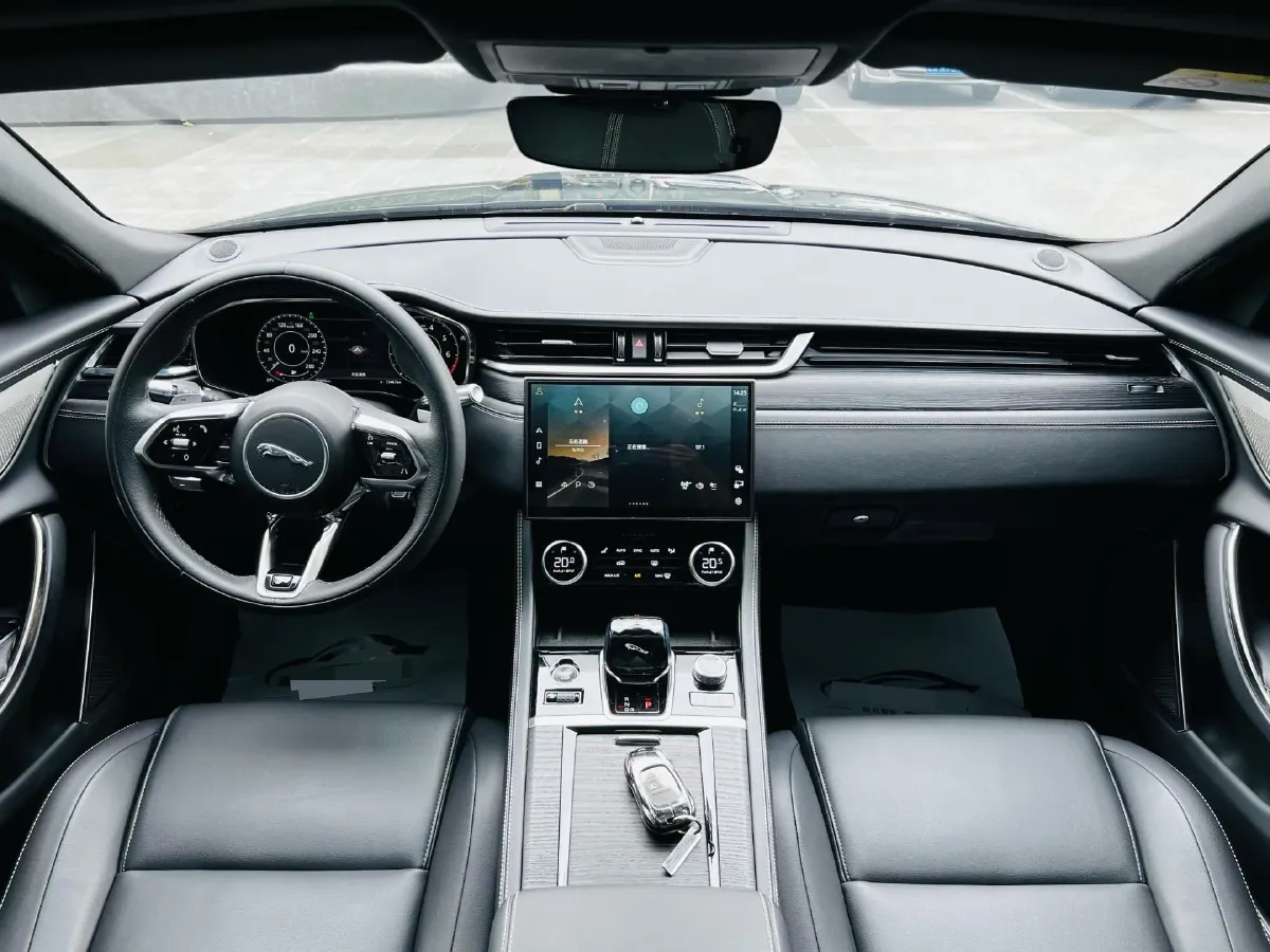 2021 Jaguar XFL 2.0T 250HP L4 8AT,autocango,china used car exporter,china ev exporter,chinese used car exporter,chinese used ev exporter