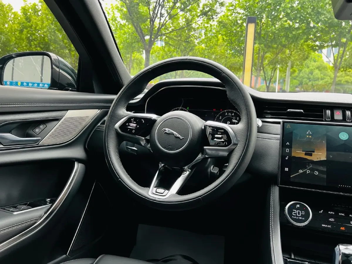 2021 Jaguar XFL 2.0T 250HP L4 8AT,autocango,china used car exporter,china ev exporter,chinese used car exporter,chinese used ev exporter